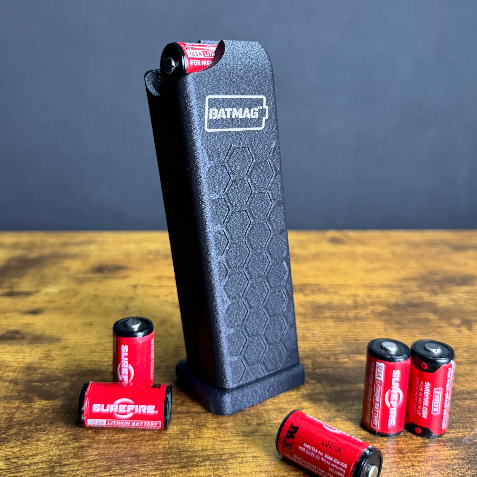 Cr123A batmag battery dispenser